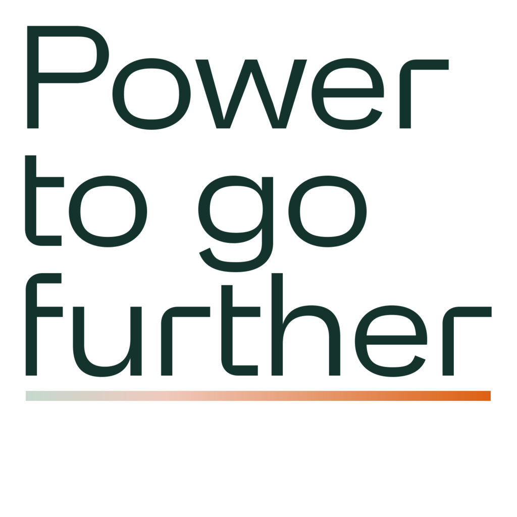 In donkergroene letters staat de tekst ‘Power to go further’. Daarbij is het woord ‘further’ onderstreept.
